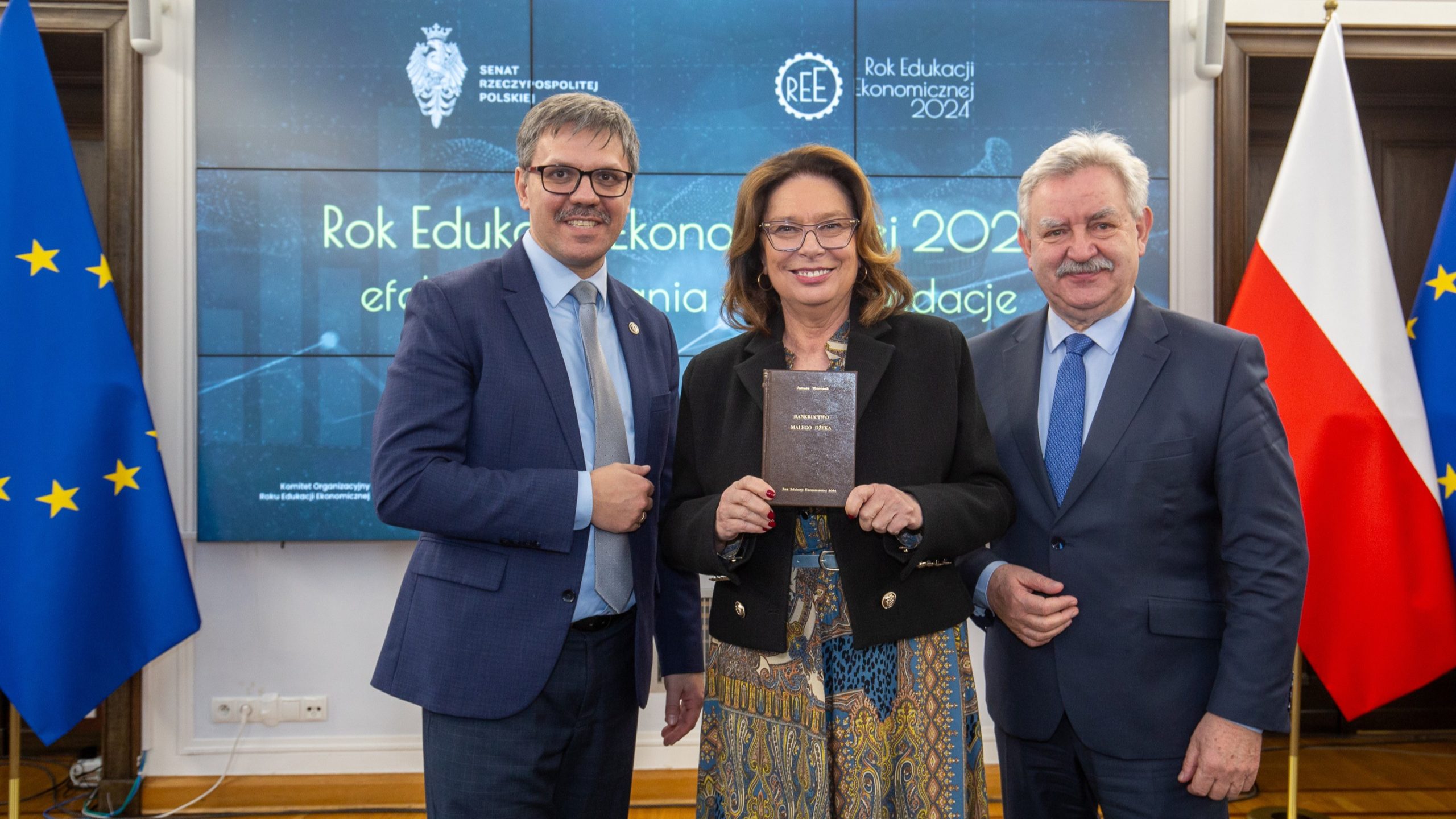 Konferencja „Rok Edukacji Ekonomicznej 2024: efekty – wyzwania – rekomendacje” - 14 stycznia 2025 r., Warszawa, Senat RP - Waldemar Zbytek, Małgorzata Kidawa-Błońska, Kazimierz Kleina - Książka "Bankructwo Małego Dżeka" - Janusz Korczak